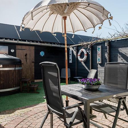 Strandhuis De Zeeparel Met Hottub Petten Kültér fotó